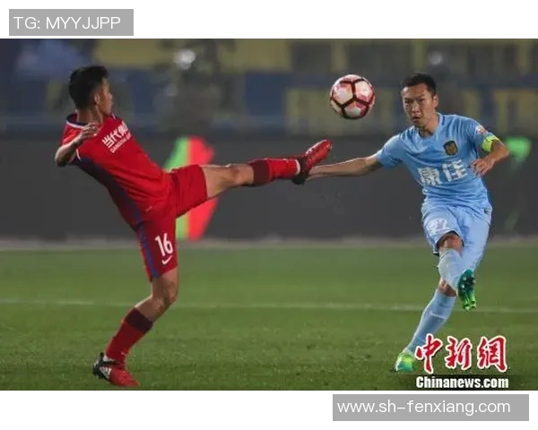 重庆力帆迎战建业争夺胜利双方球员全力以赴展现精彩对决