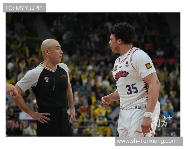 2012年CBA季后赛北京队对阵广东队的激烈对决回顾与分析