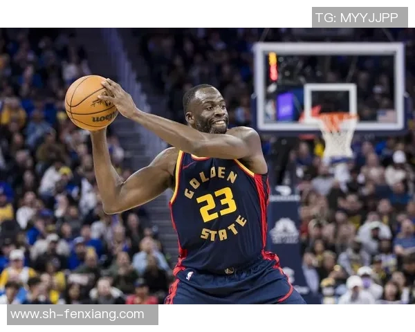 雄鹿队与火箭的激烈对决展现篮球魅力与团队精神的巅峰较量 雄鹿队与火箭的激烈对决展现篮球魅力与团队精神的巅峰较量