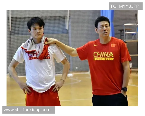 四川全兴与八一的激烈对决展现篮球魅力与团队精神的巅峰对抗 四川全兴与八一的激烈对决展现篮球魅力与团队精神的巅峰对抗